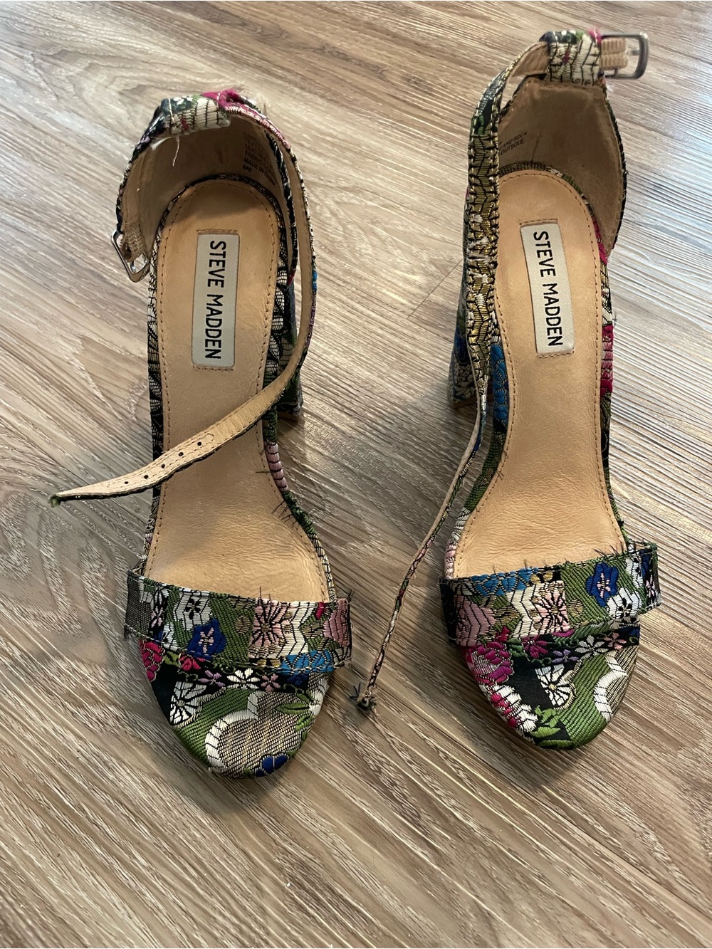 Steve Madden Womens Green Floral Colorful Embroidered Ankle-Strap Heels Size 8
